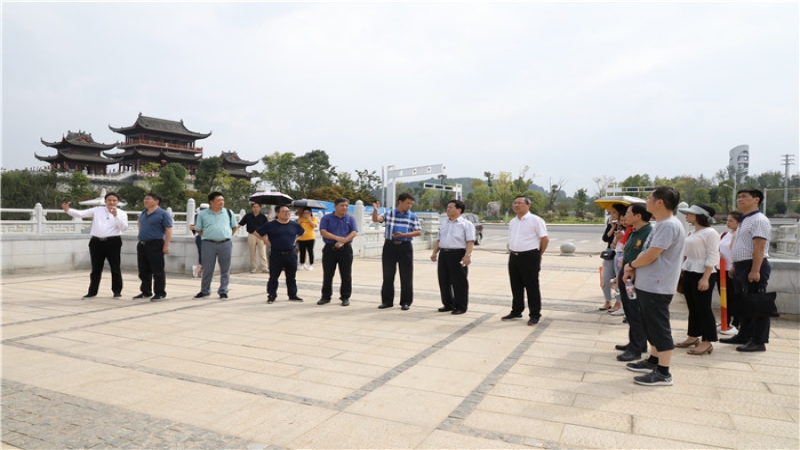 匠心智造 探索唐風建筑營造技術的無限可能 ▎公司領導一行視察貴州草塘“十二塘”項目